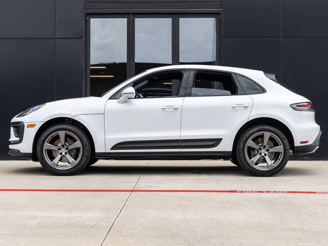 2026 Porsche Macan AWD