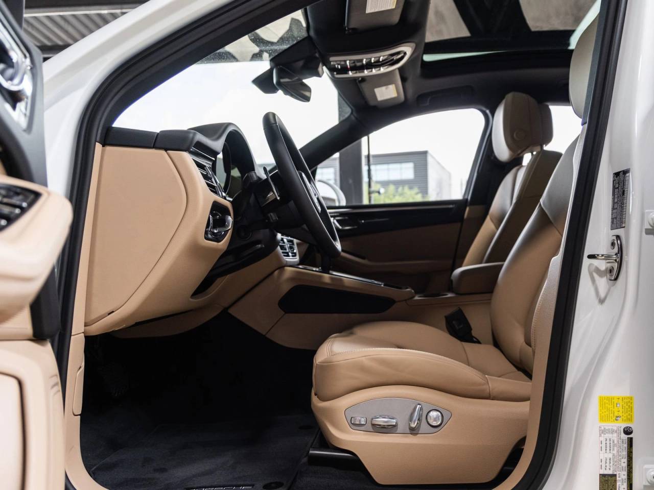 2026 Porsche Macan AWD