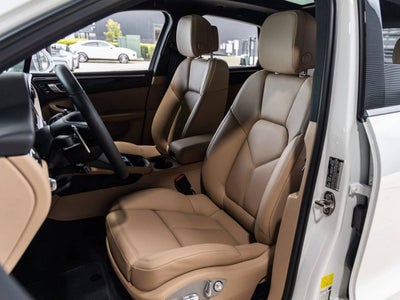 2026 Porsche Macan AWD