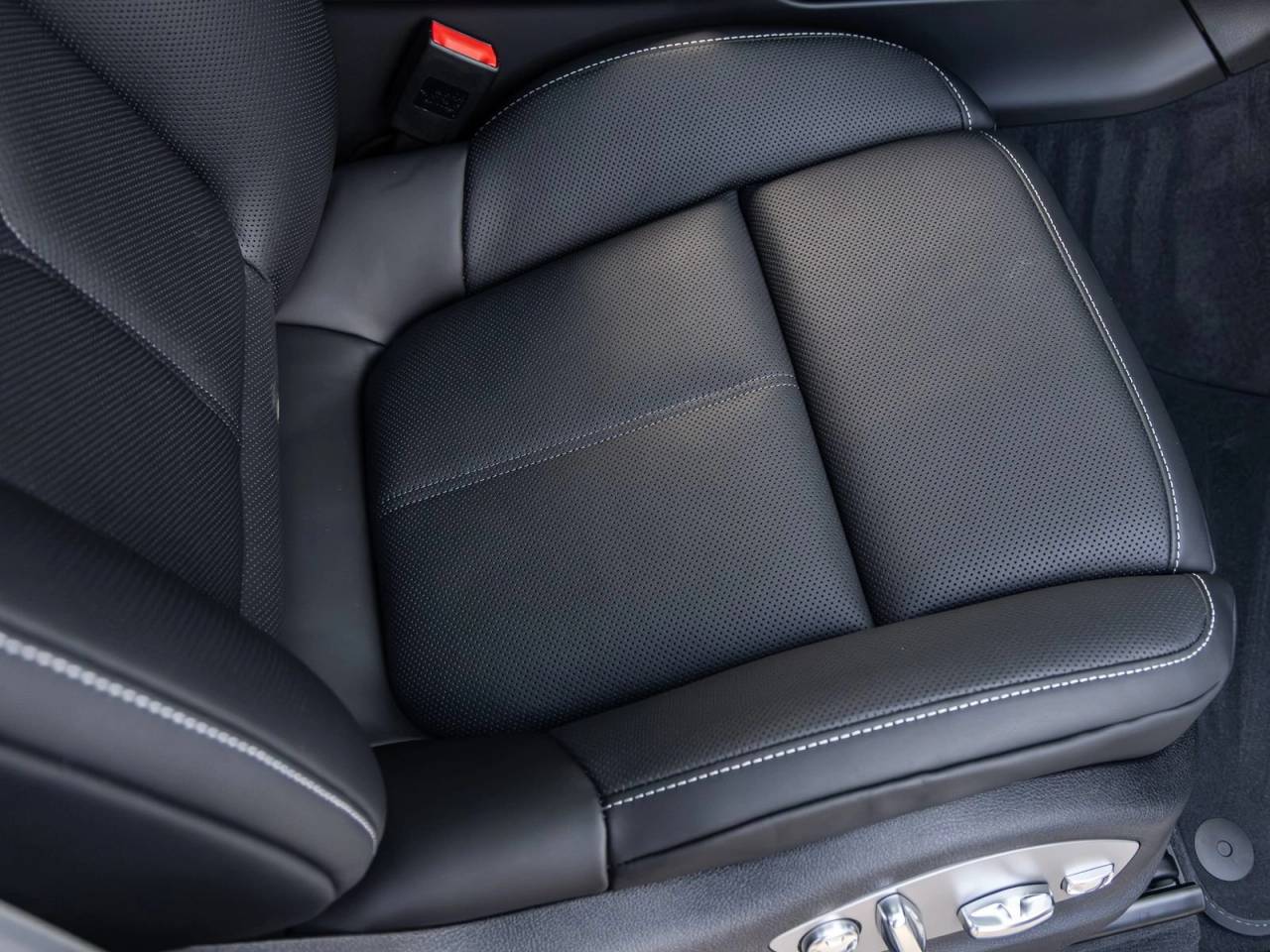 2026 Porsche Macan Macan T