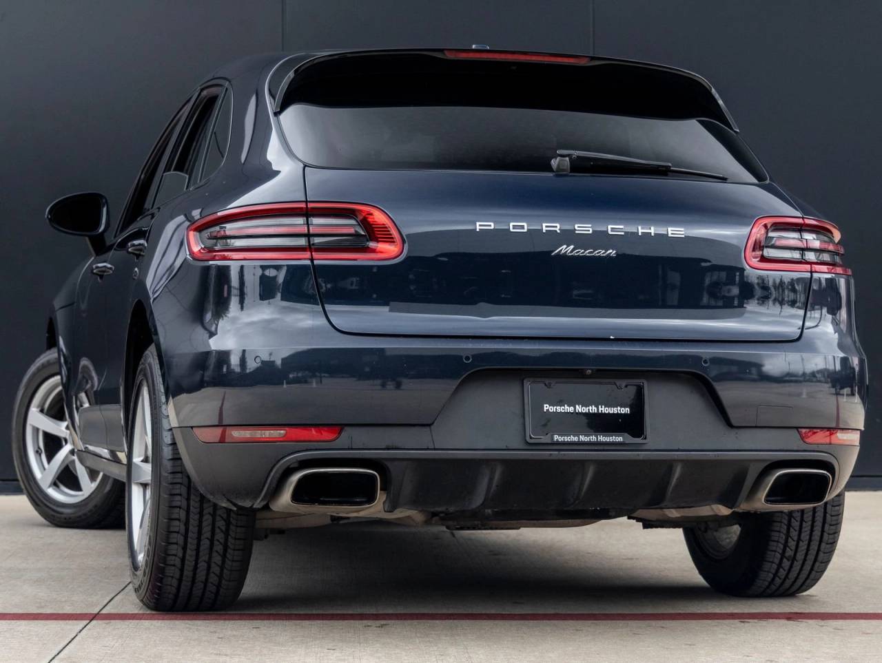 2017 Porsche Macan Macan