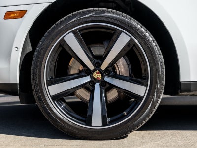 2023 Porsche Macan Macan (MY23)