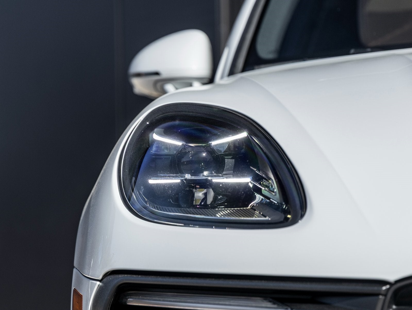 2023 Porsche Macan Macan (MY23)