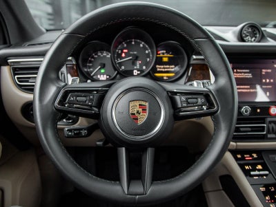 2023 Porsche Macan Macan (MY23)