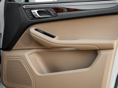 2023 Porsche Macan Macan (MY23)