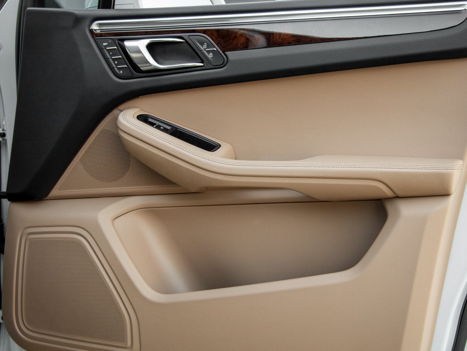 2023 Porsche Macan Macan (MY23)