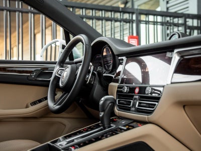 2023 Porsche Macan Macan (MY23)