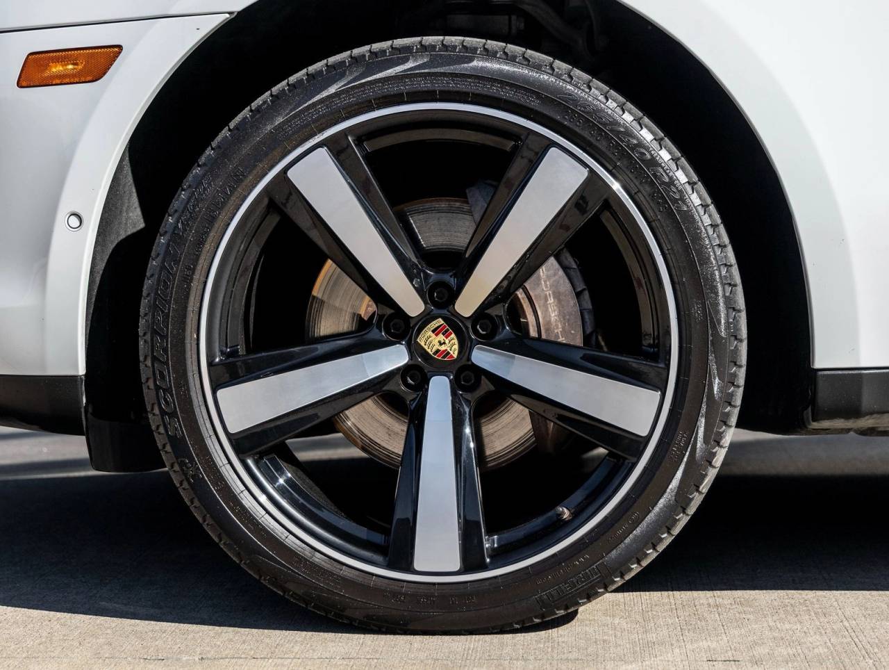 2023 Porsche Macan Macan (MY23)