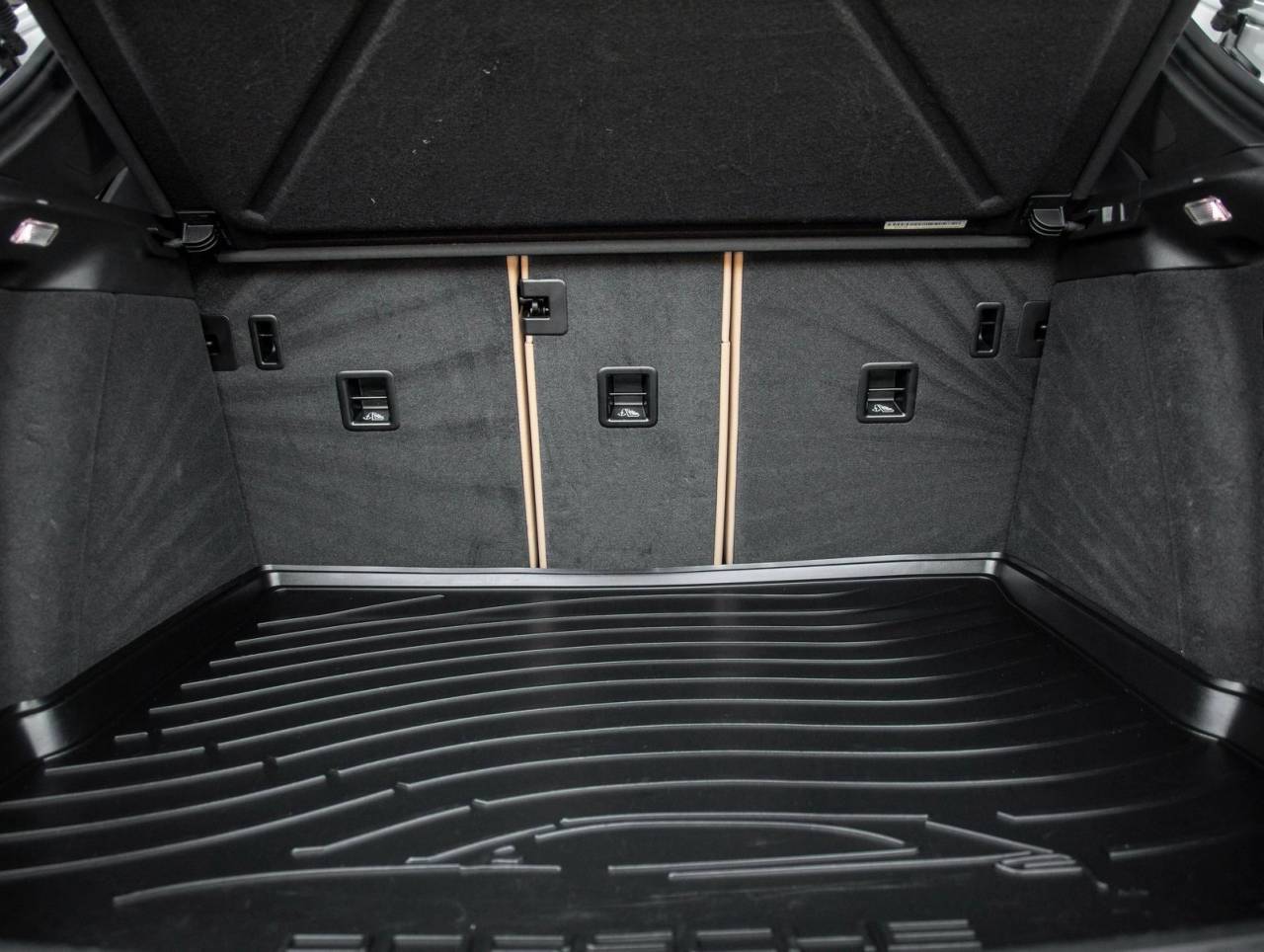 2023 Porsche Macan Macan (MY23)