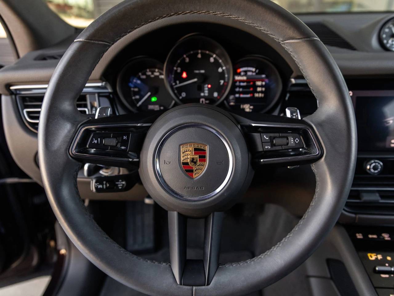 2023 Porsche Macan Macan (MY23)