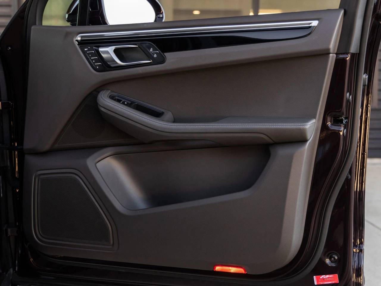 2023 Porsche Macan Macan (MY23)