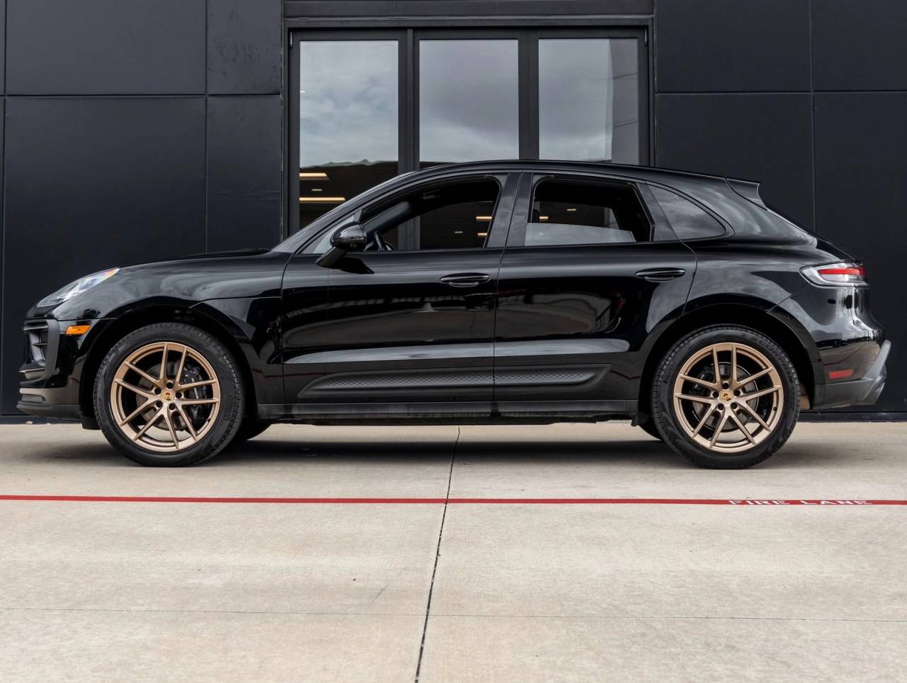 2023 Porsche Macan Macan (MY23)