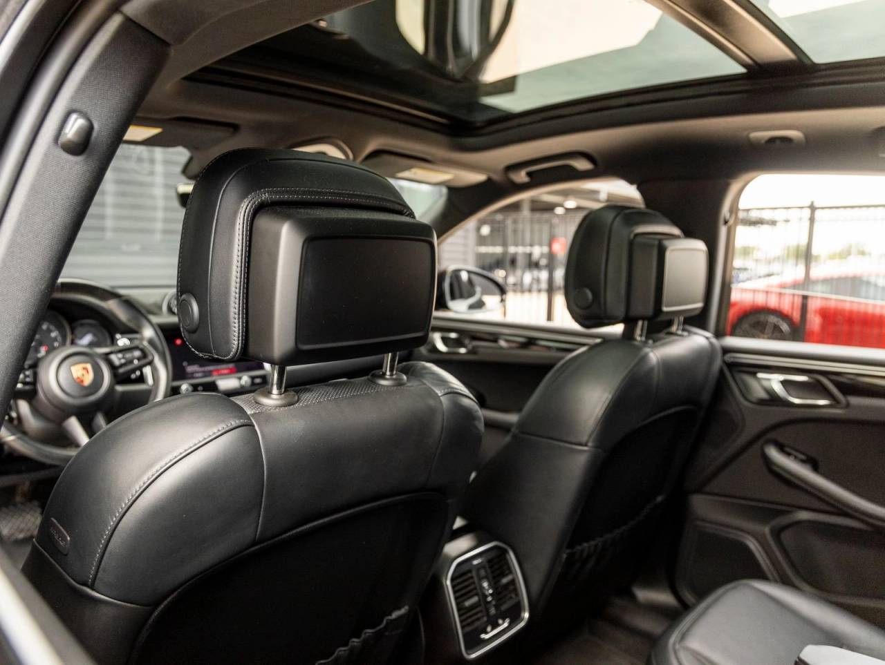 2023 Porsche Macan Macan (MY23)