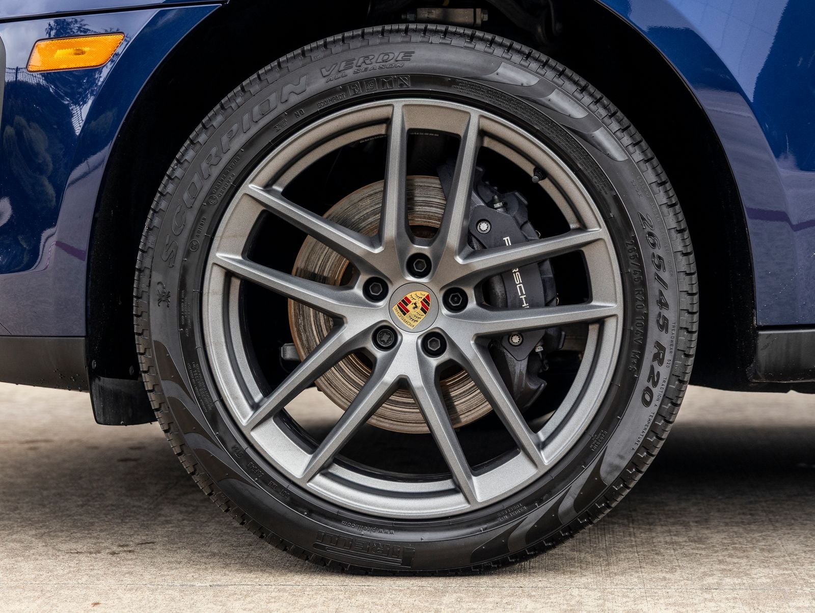 2025 Porsche Macan AWD