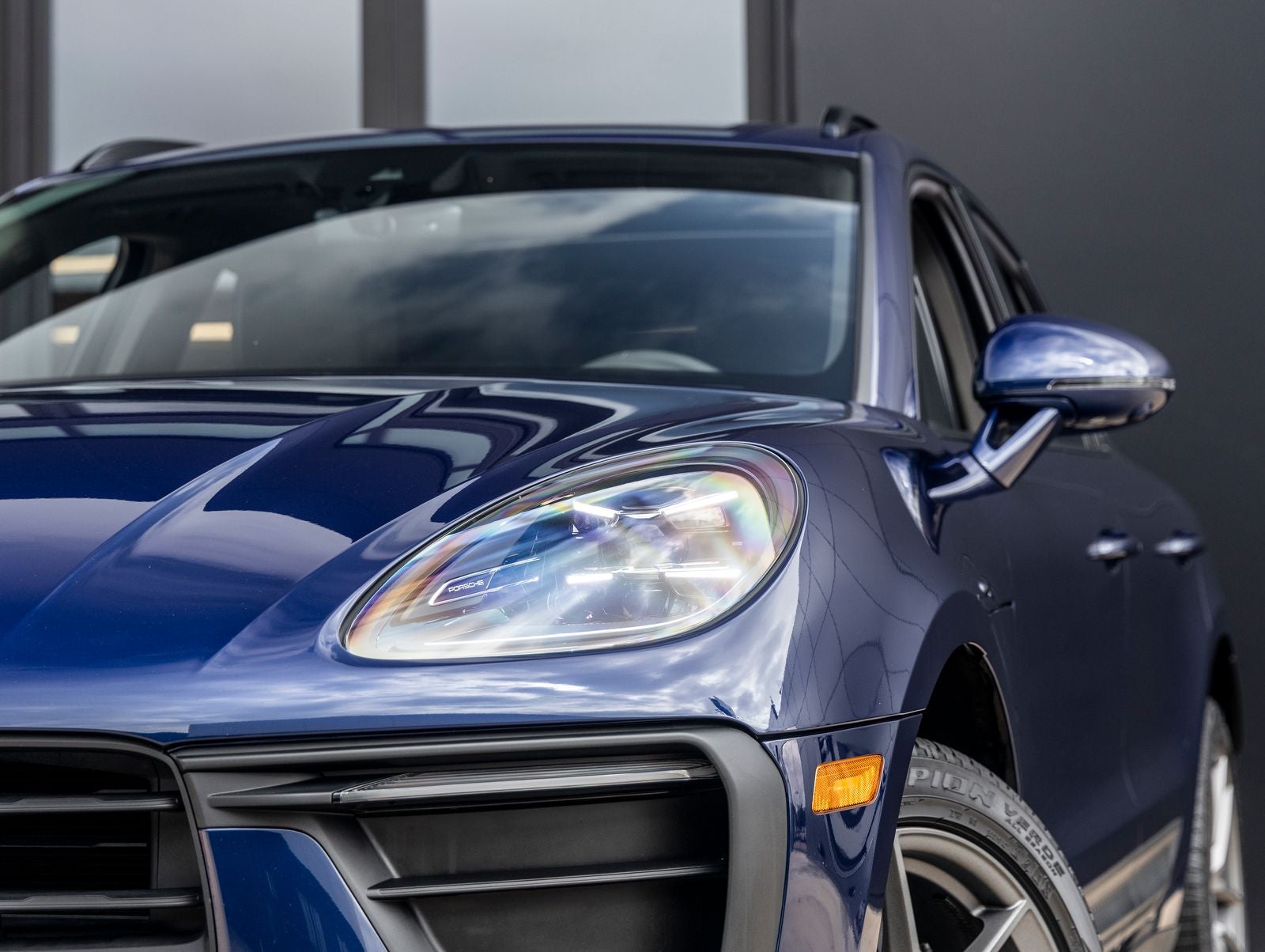 2025 Porsche Macan AWD
