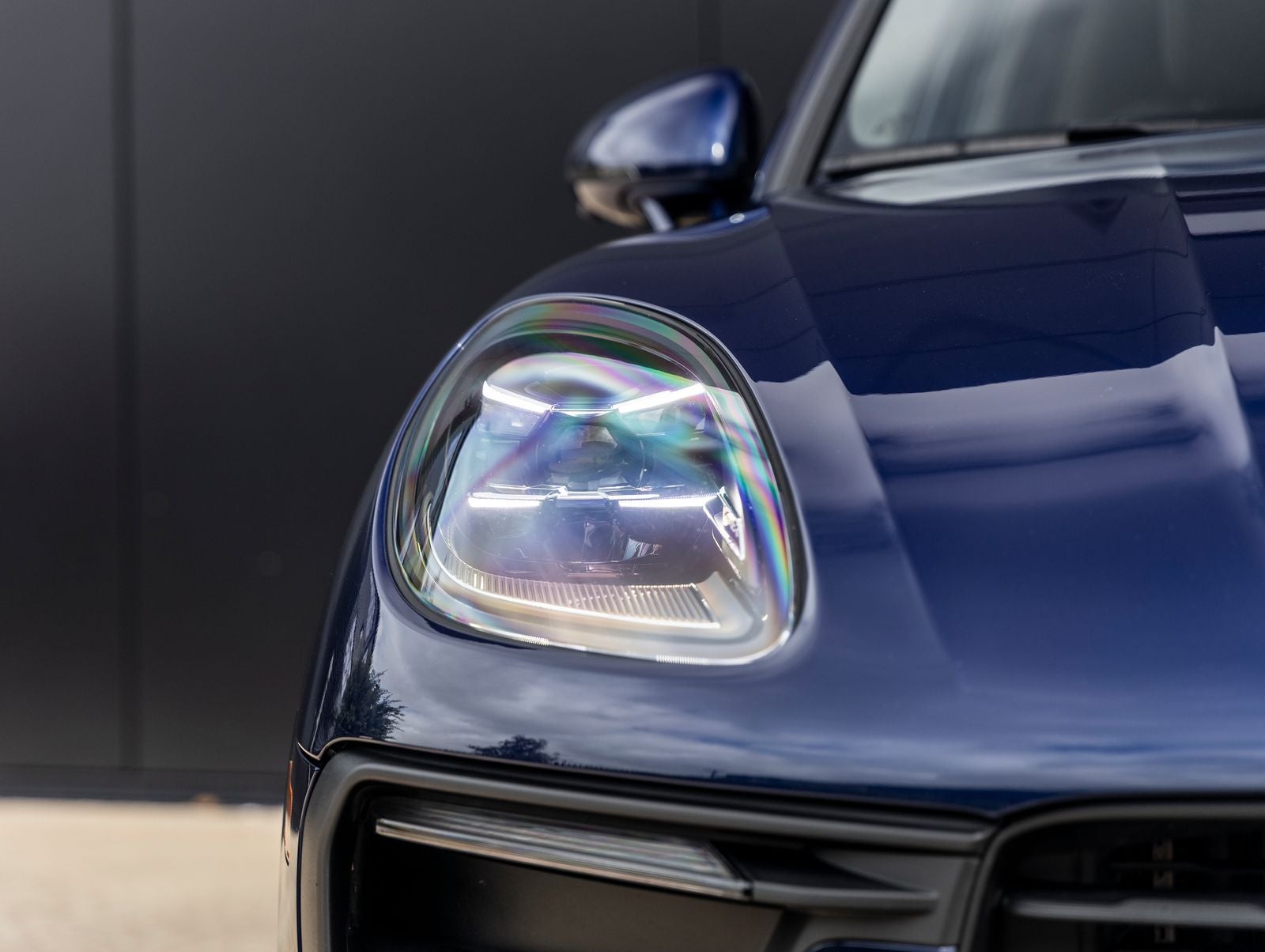 2025 Porsche Macan AWD