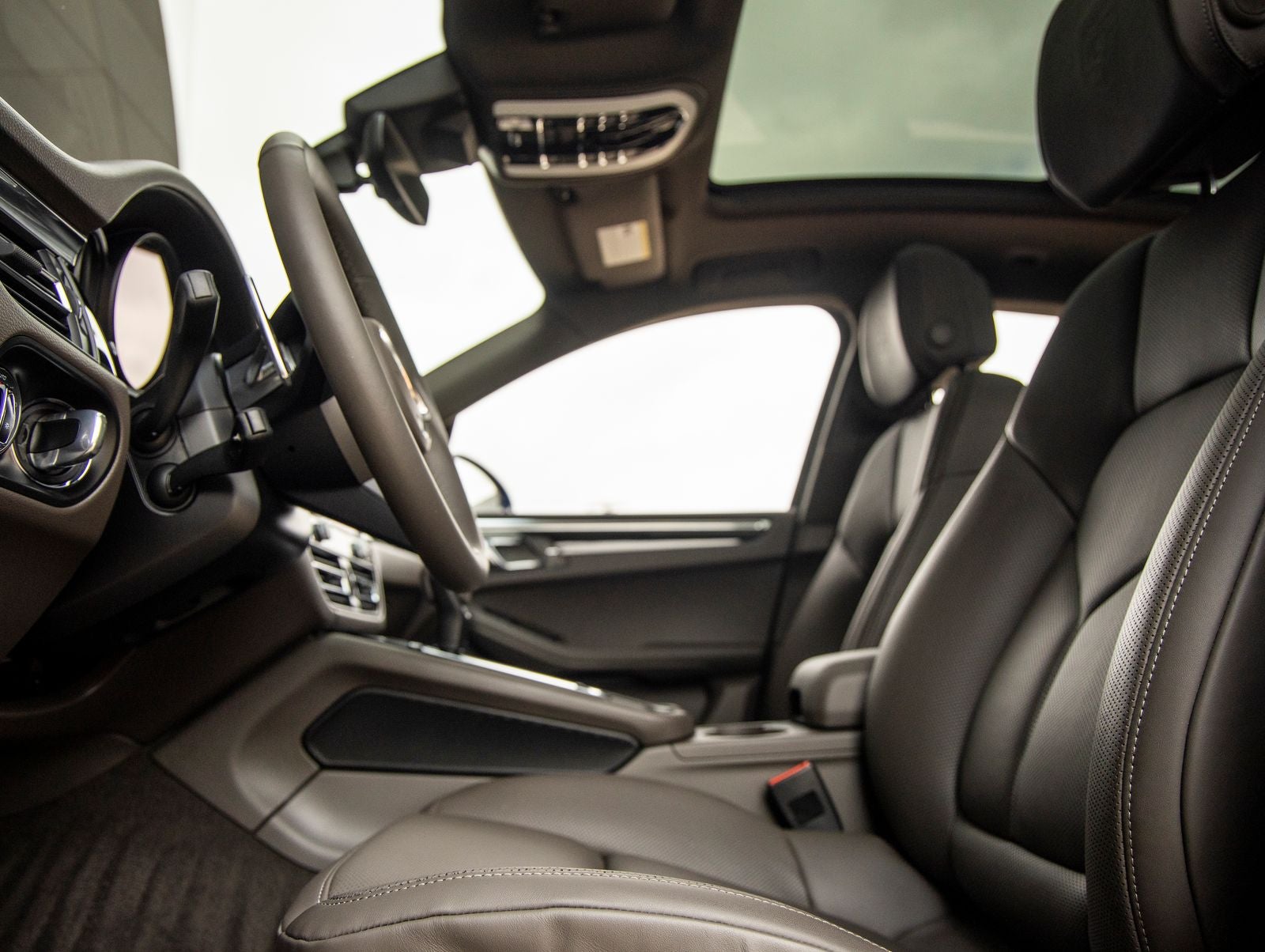 2025 Porsche Macan AWD