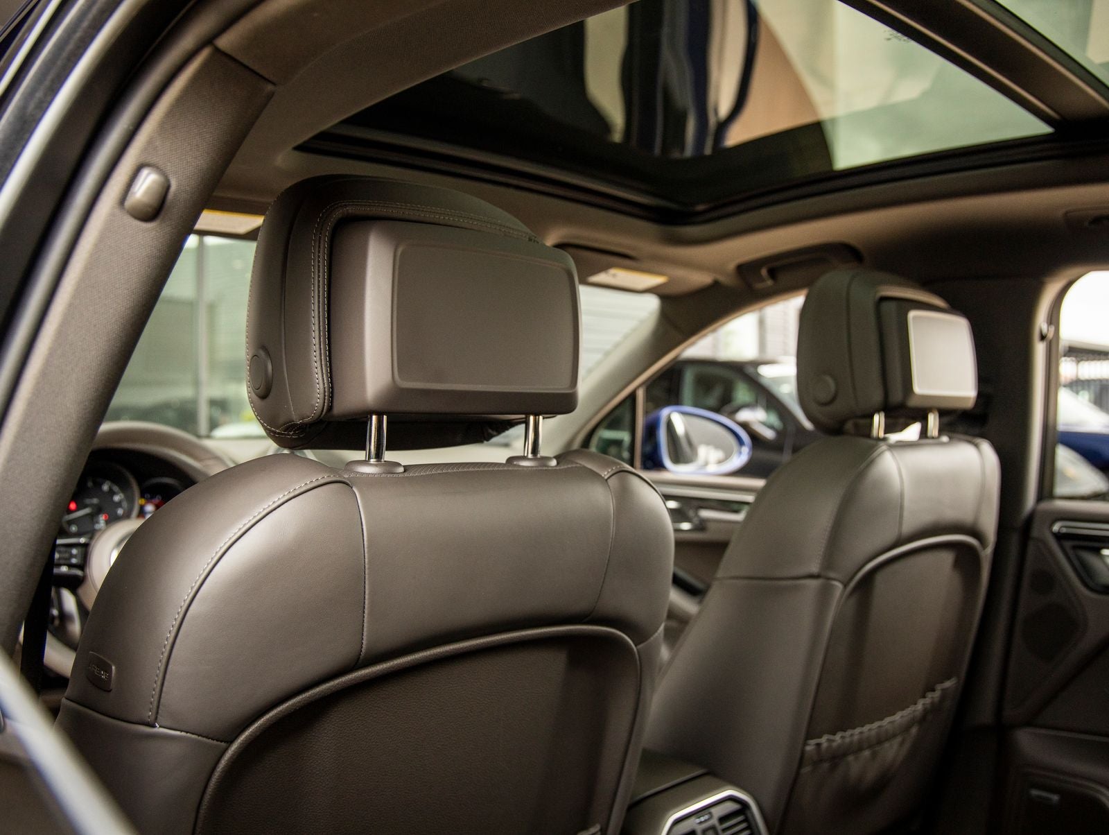 2025 Porsche Macan AWD