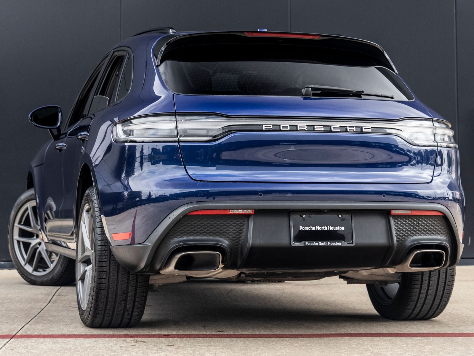 2025 Porsche Macan AWD