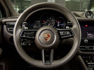 2025 Porsche Macan AWD