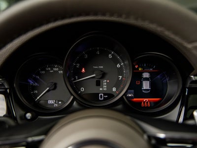 2025 Porsche Macan AWD