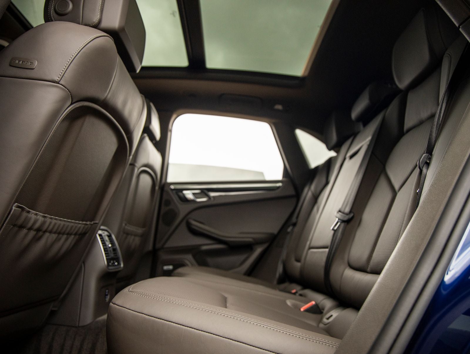 2025 Porsche Macan AWD