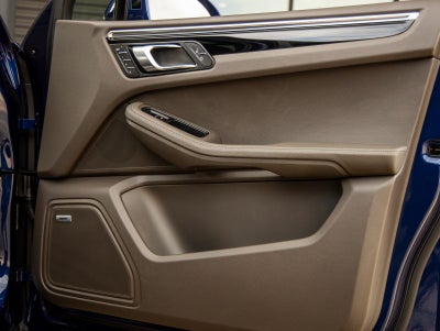 2025 Porsche Macan AWD