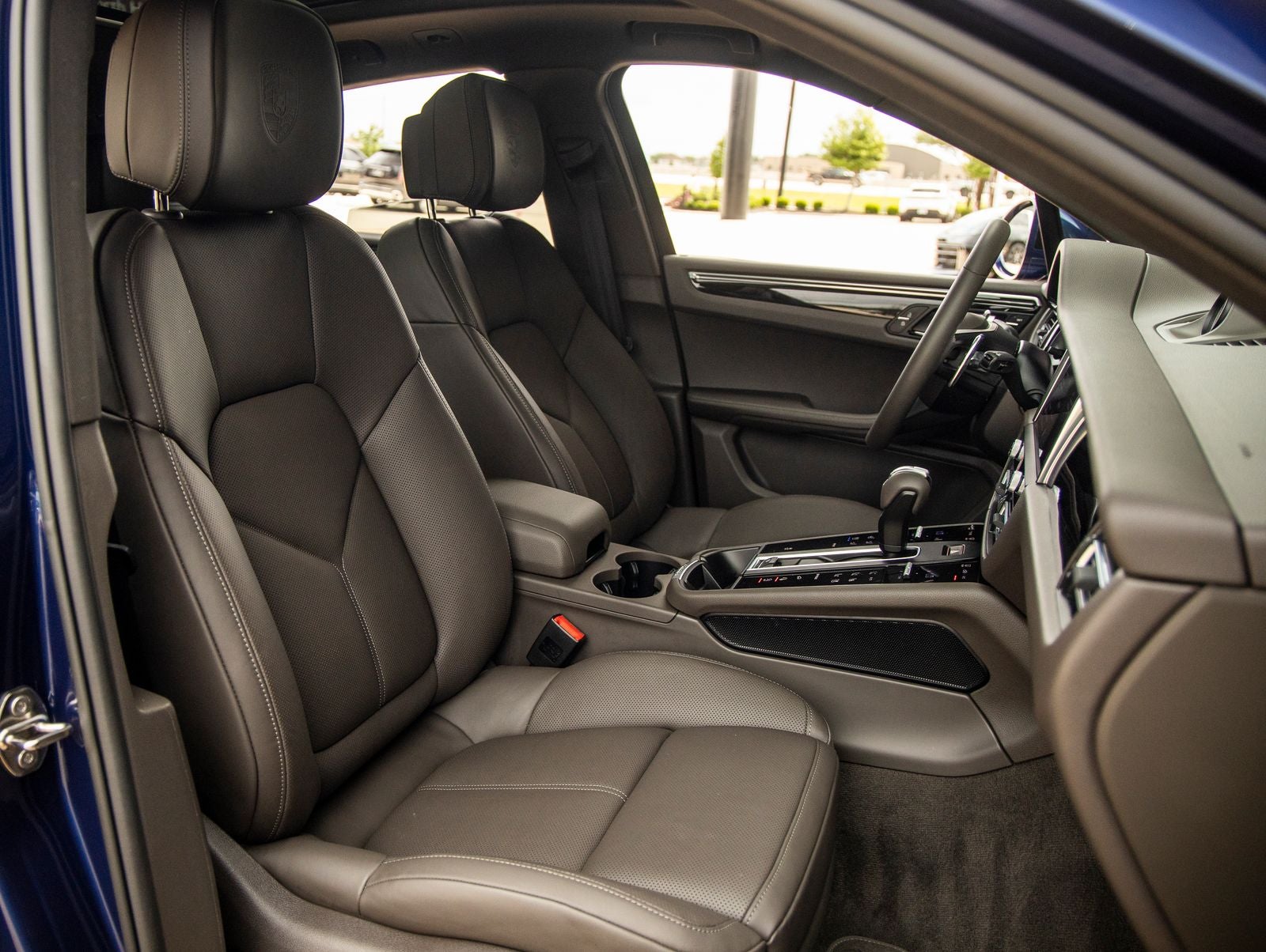 2025 Porsche Macan AWD