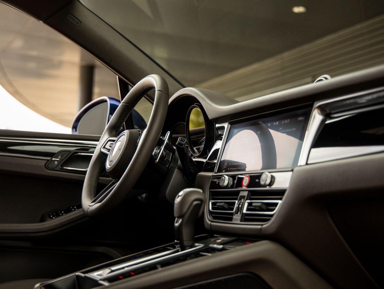 2025 Porsche Macan AWD