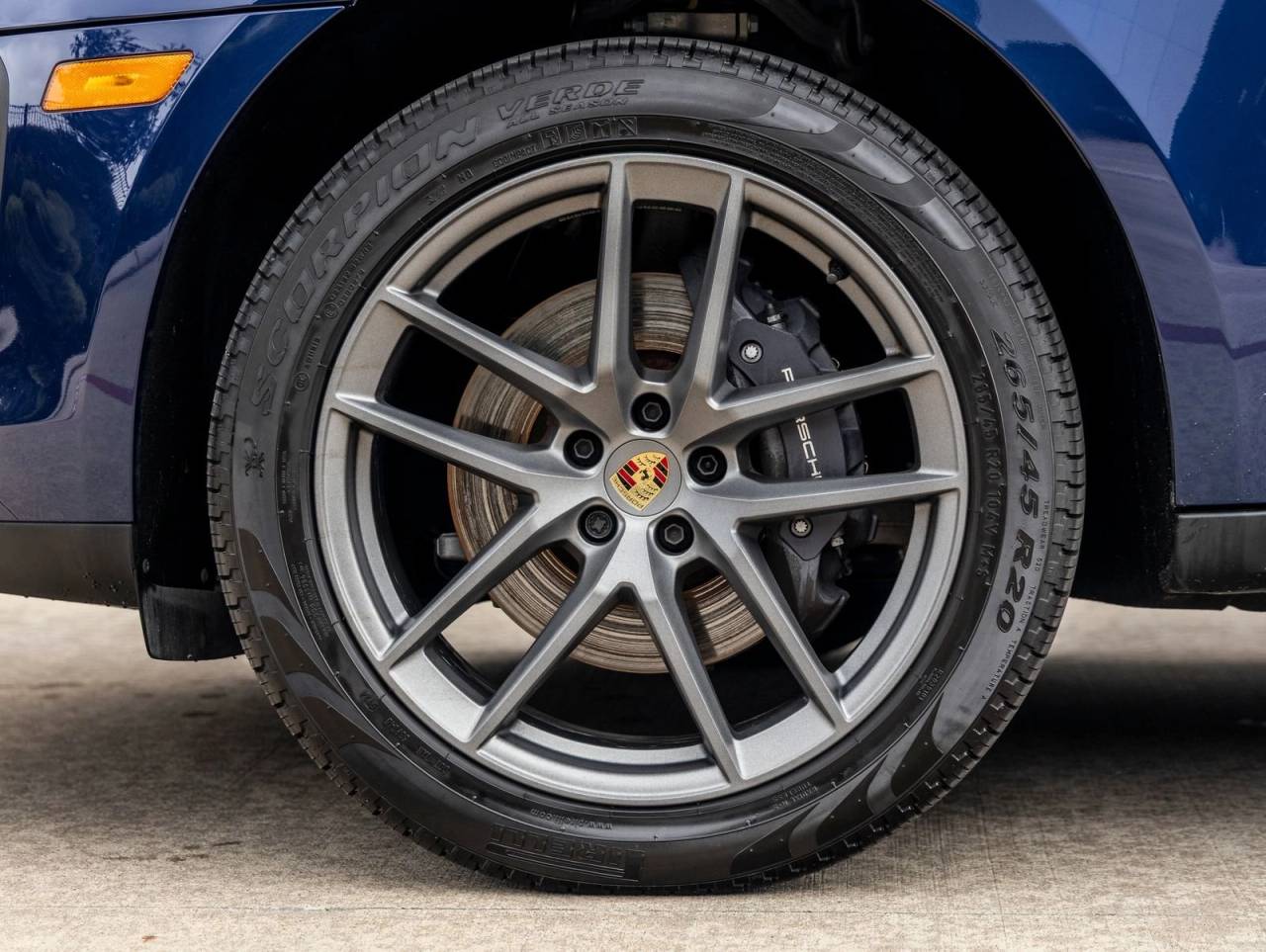 2025 Porsche Macan AWD