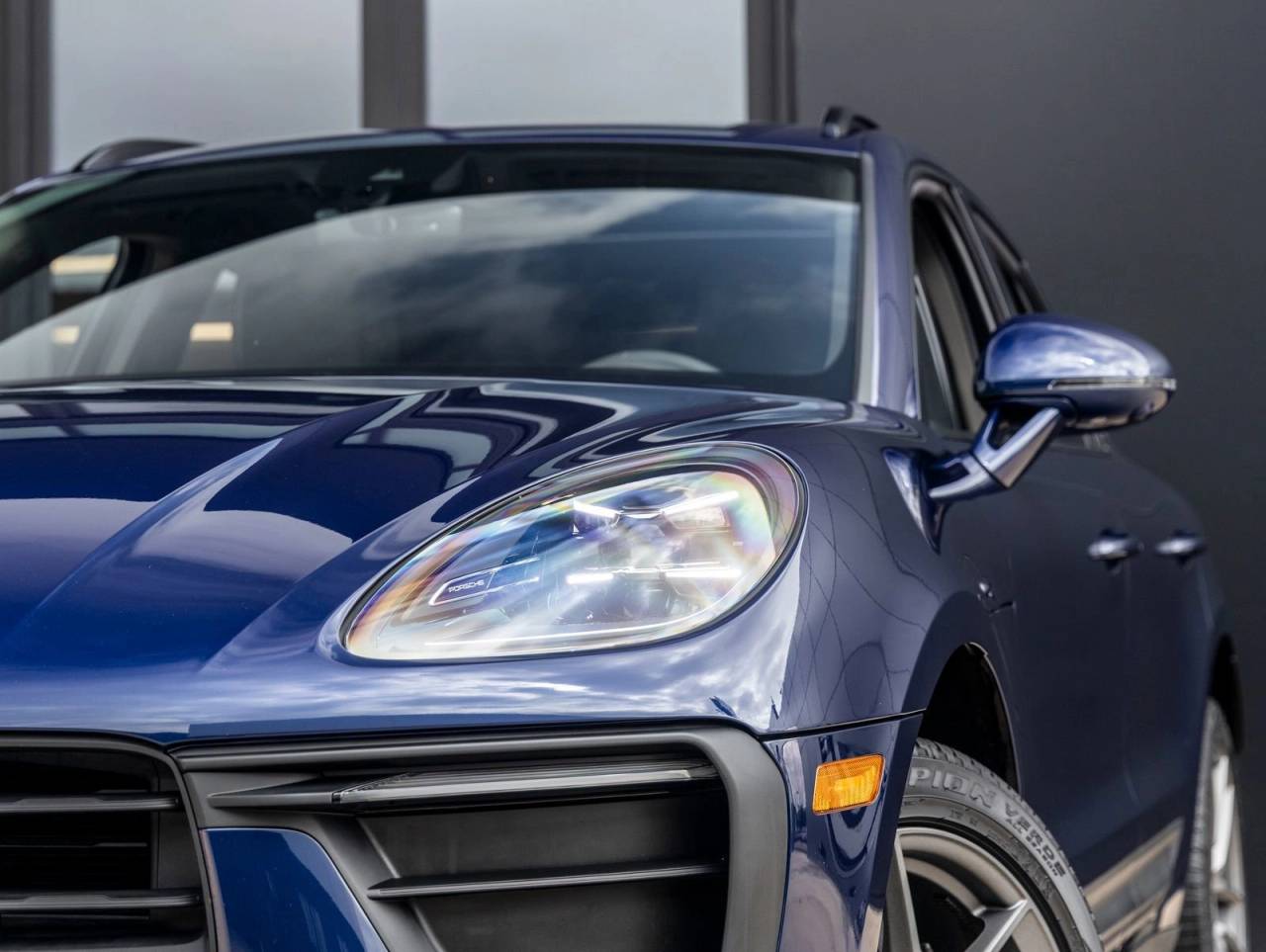 2025 Porsche Macan AWD