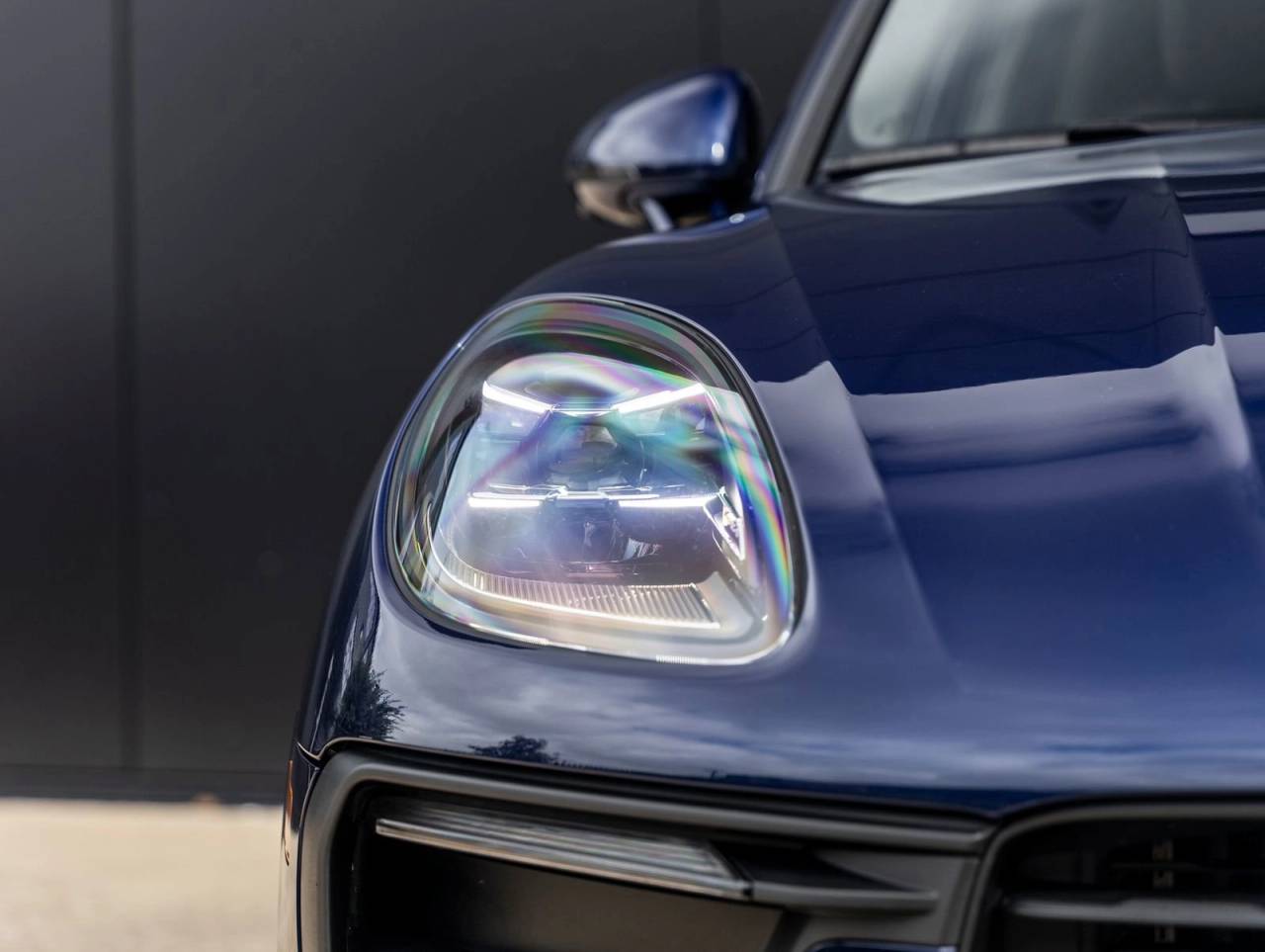 2025 Porsche Macan AWD