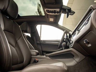 2025 Porsche Macan AWD