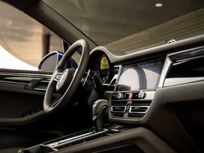 2025 Porsche Macan AWD