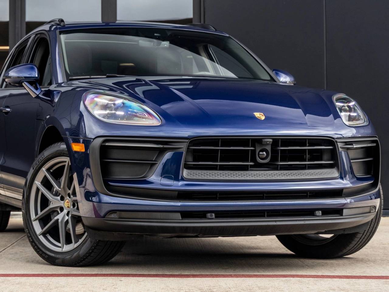 2025 Porsche Macan AWD