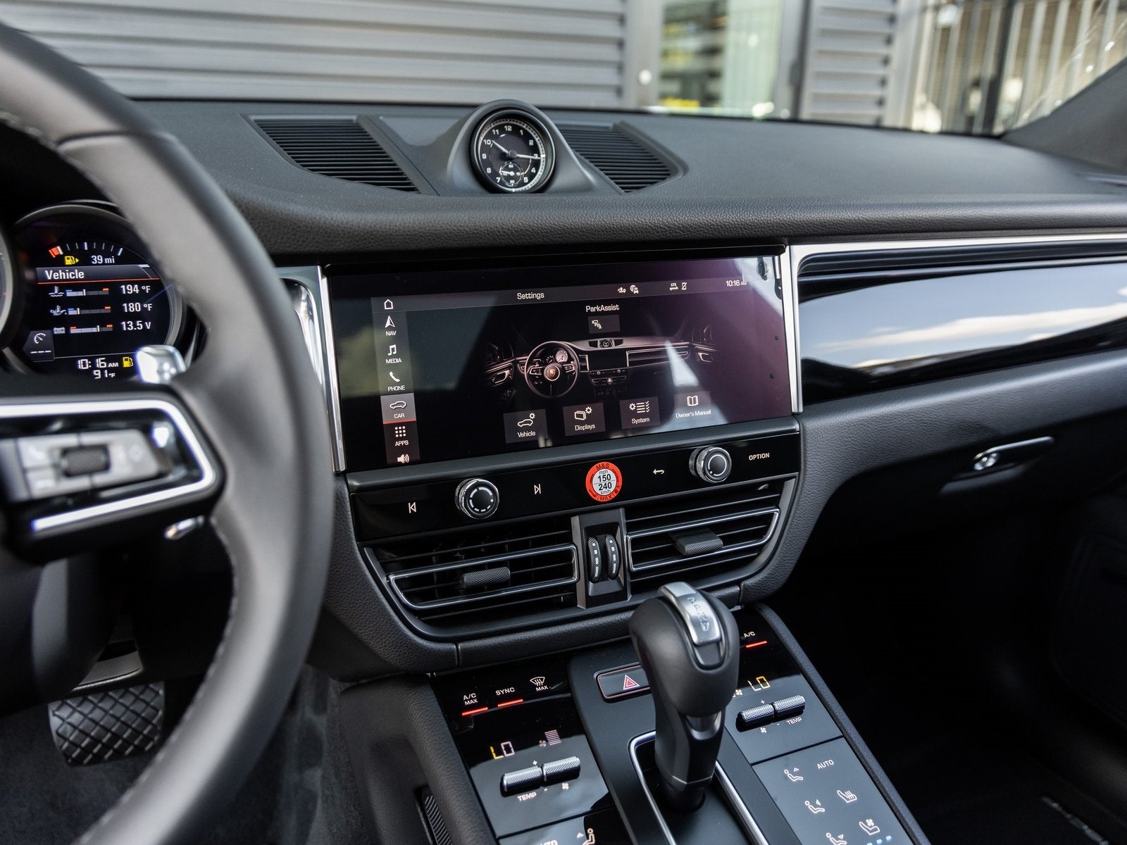 2025 Porsche Macan Macan