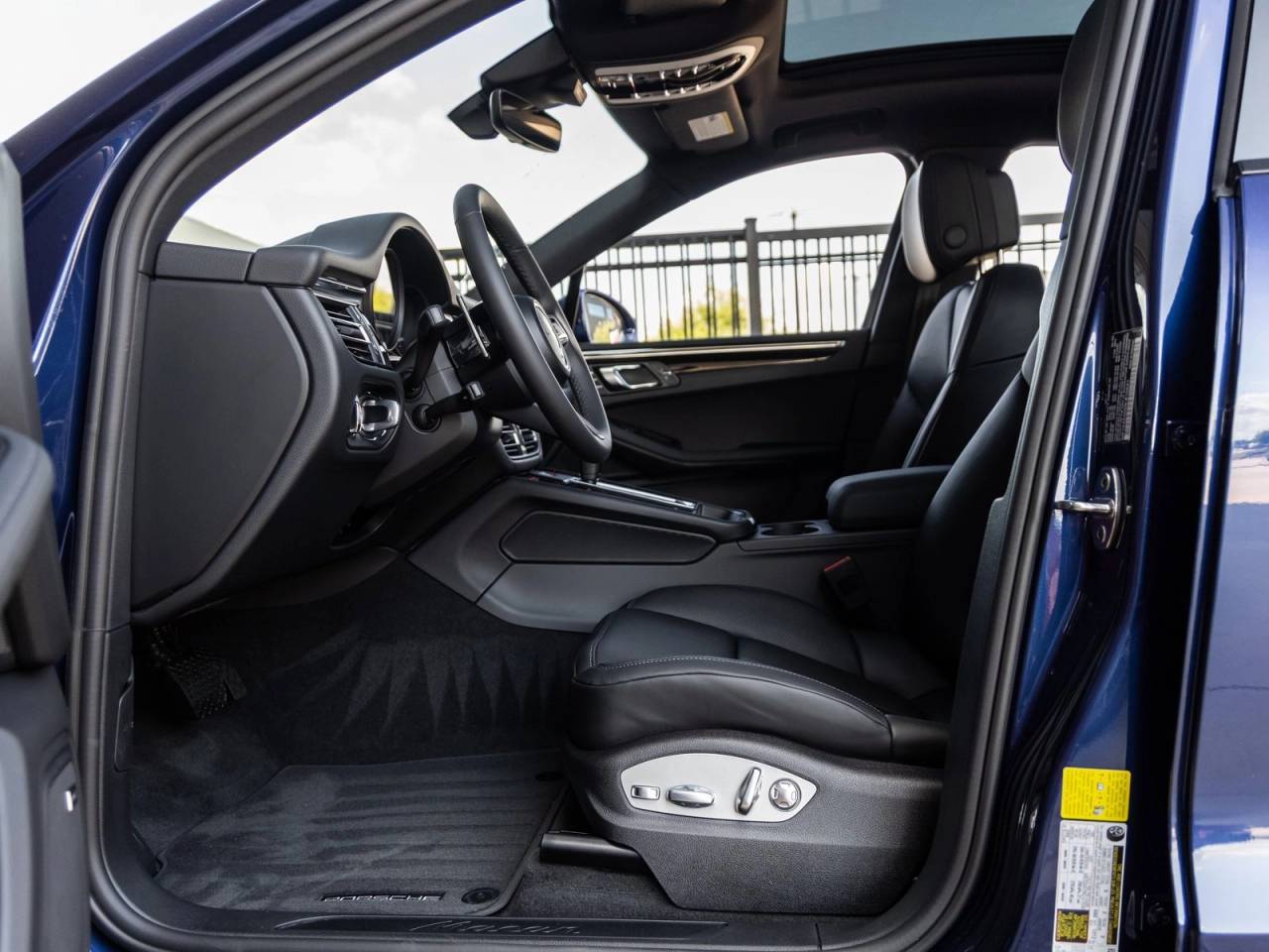 2025 Porsche Macan Macan