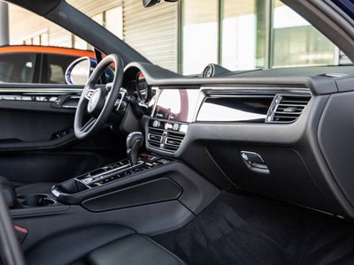 2025 Porsche Macan Macan