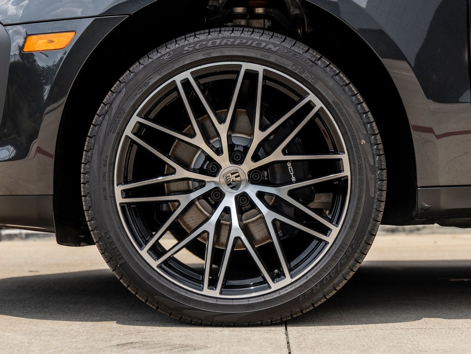 2026 Porsche Macan AWD