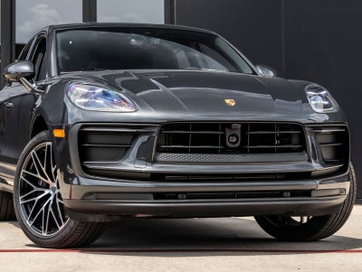 2026 Porsche Macan AWD
