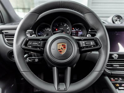 2026 Porsche Macan AWD