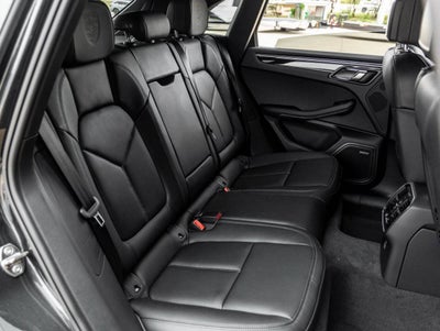 2026 Porsche Macan AWD