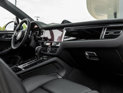 2026 Porsche Macan AWD