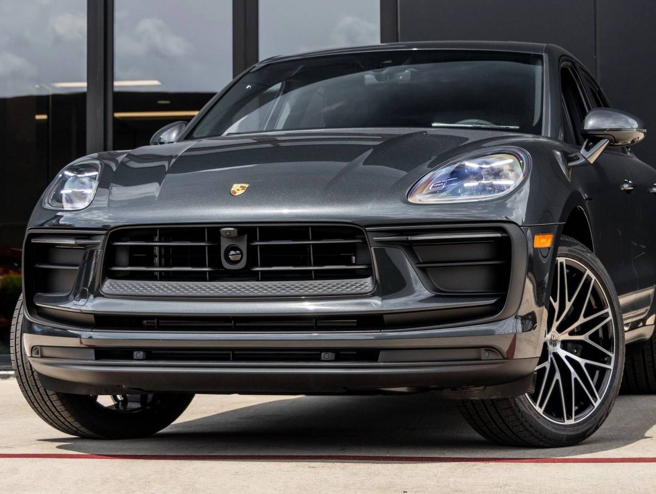 2026 Porsche Macan AWD