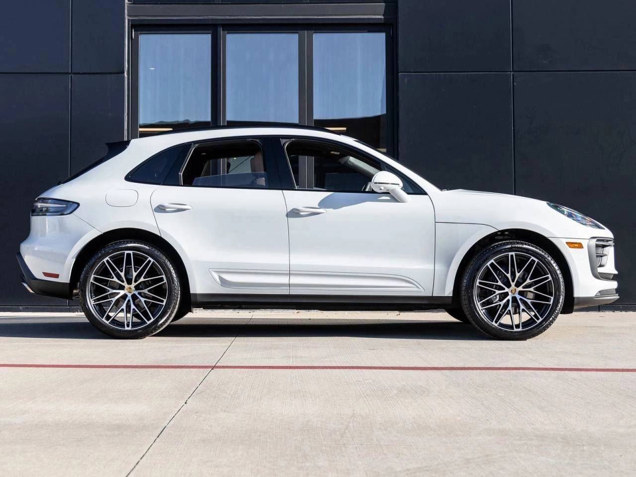 2026 Porsche Macan Macan