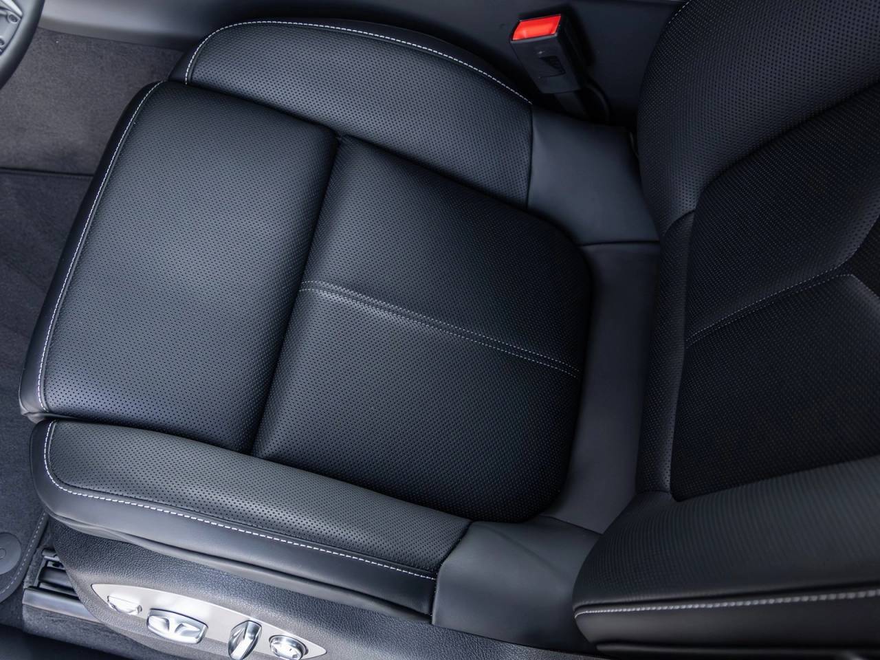 2026 Porsche Macan Macan T