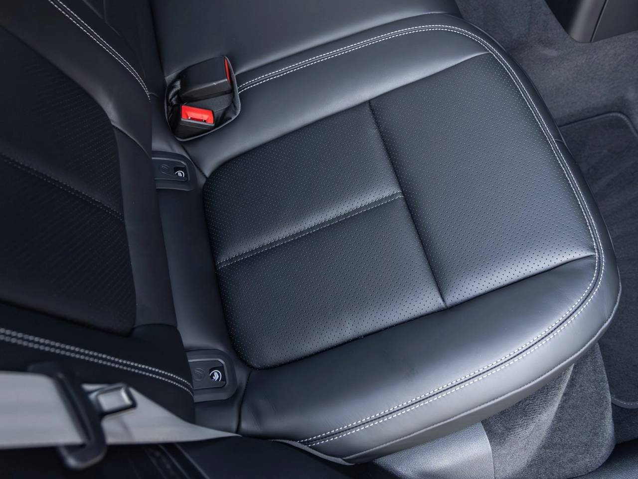 2026 Porsche Macan Macan T