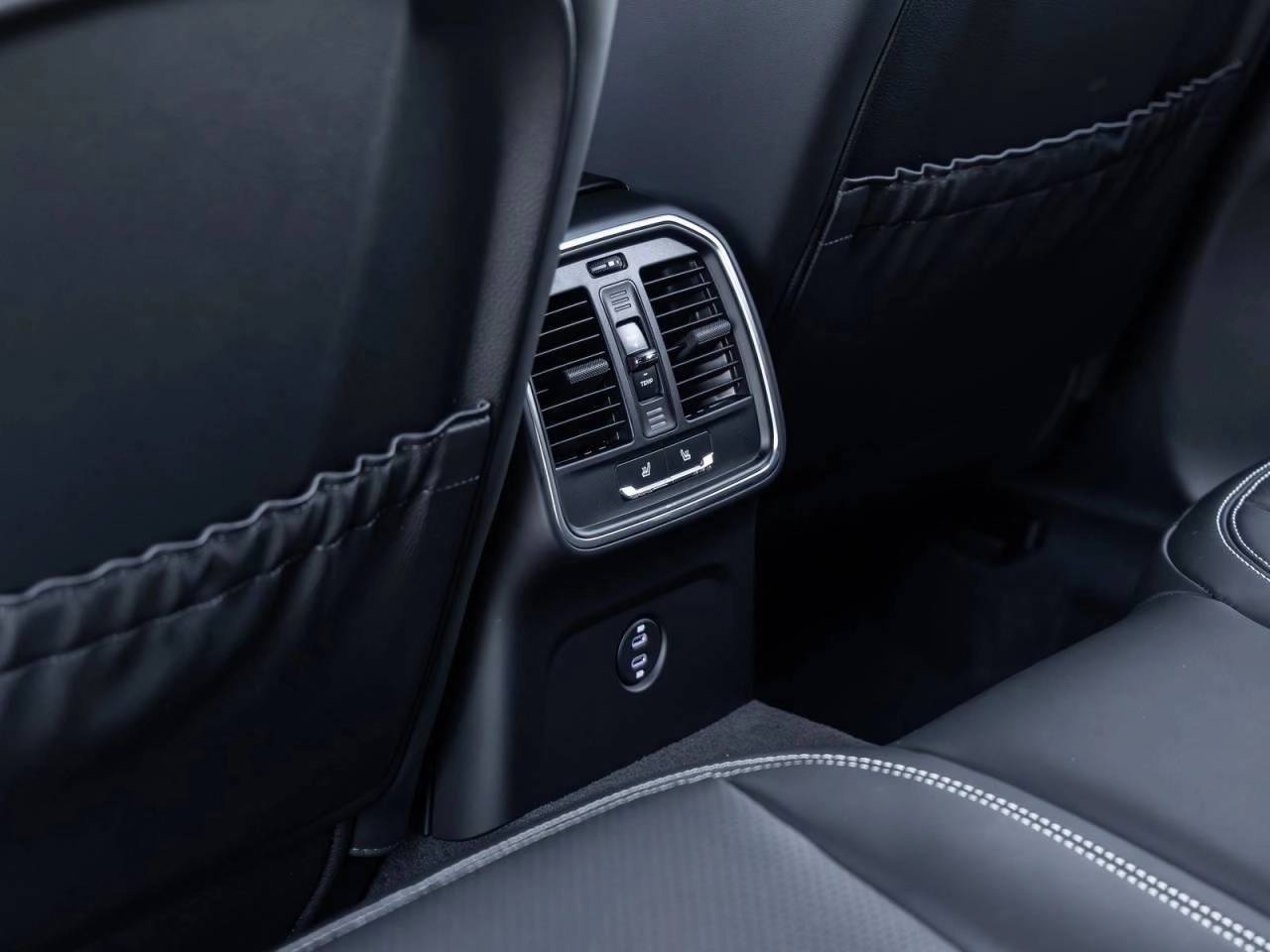 2026 Porsche Macan Macan T