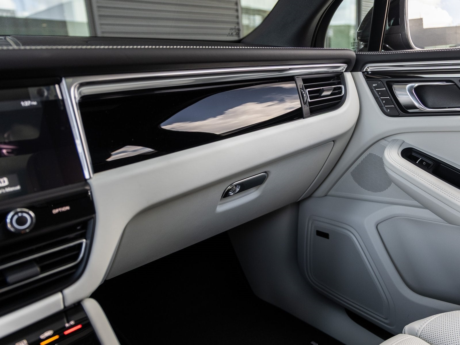 2026 Porsche Macan Macan T