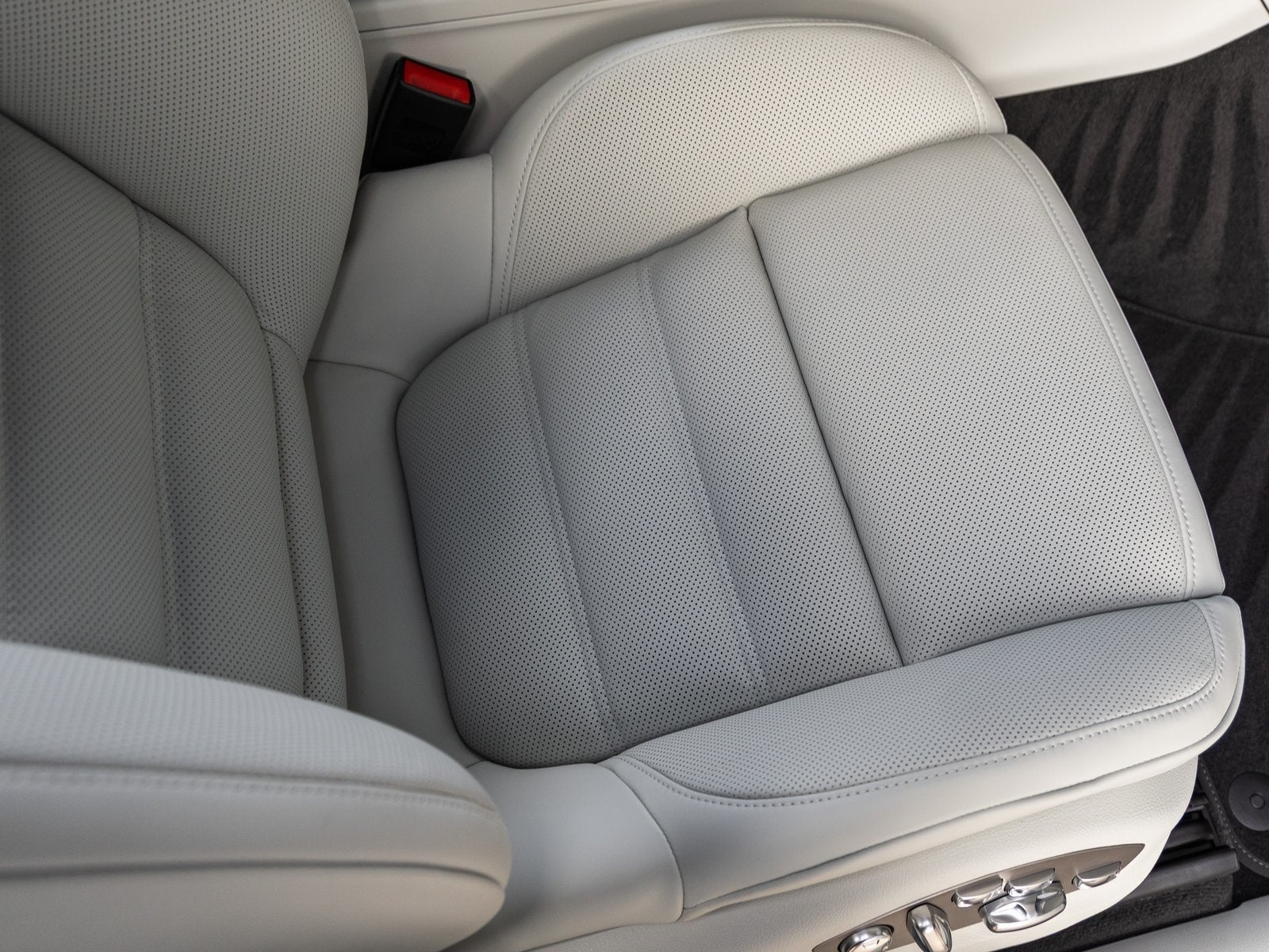 2026 Porsche Macan Macan T